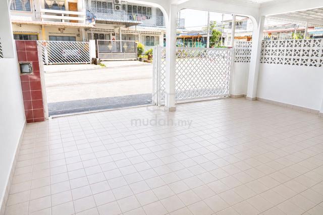 Kluang (Tmn Kluang)Near Kluang Mall(Town Area) Double Storey(Big Size) 1
