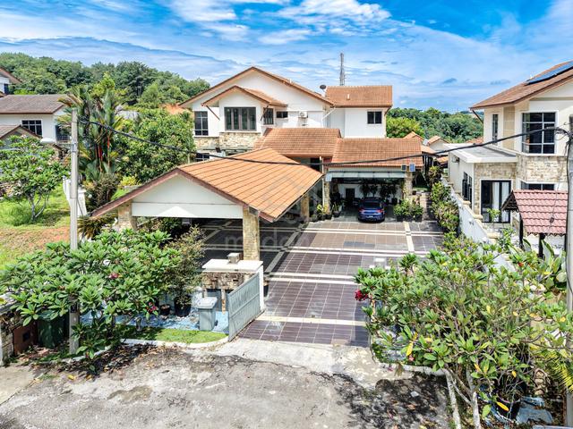 2 Storey Bungalow Puncak Pinggiran Putra 1
