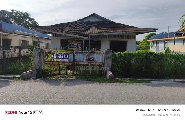 Jelapang Kampung House 1