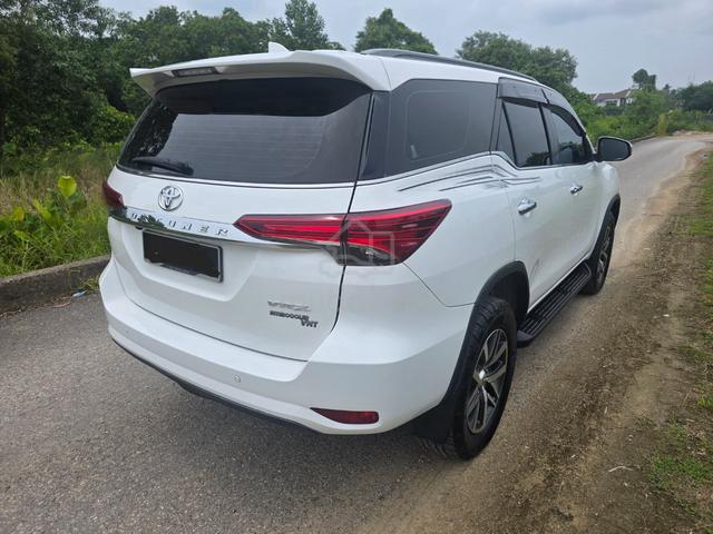Toyota FORTUNER 2.4 VRZ Diesel 4x4 (A) SUV Auto - 5