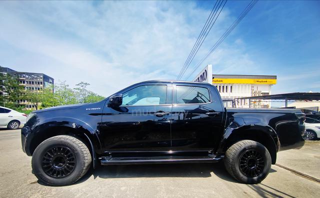 2023 Isuzu D-MAX 3.0 V-CROSS  PREMIUM (A) - 4