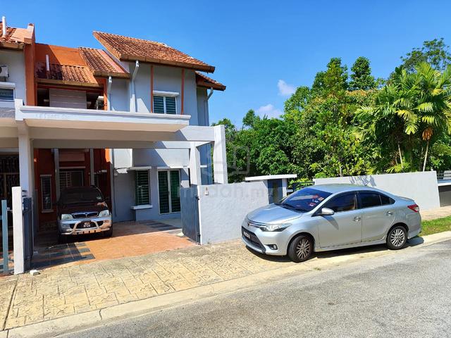 Rumah Teres 2 Tingkat Untuk Dijual Di Alam Sari (Nego) 1