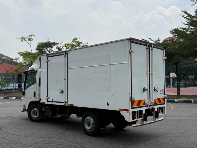 2022 Isuzu NPL77UE 13’5 FIT CARGO 3.0 DIESEL TURBO - photo 3 of 6