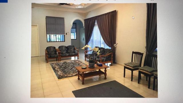 room for girl in sendayan 1