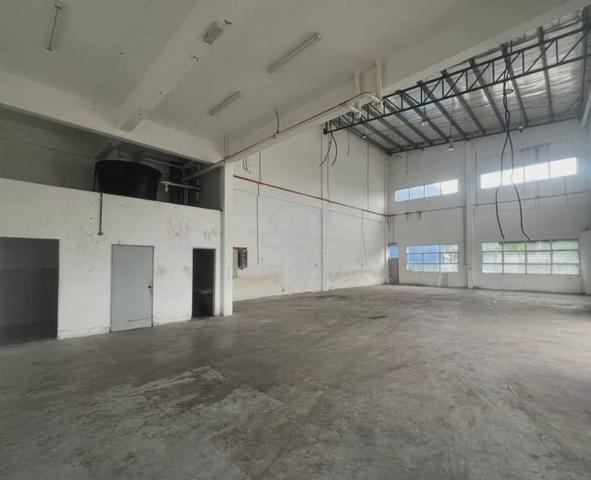 1.5-Sty Corner Semi D Factory Warehouse bu 5500sf Pandamaran for sales 1