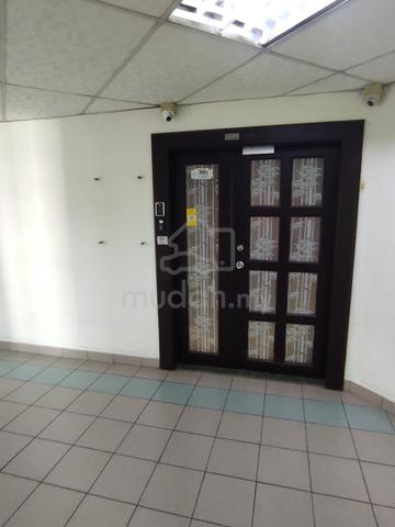 Kelana Square - Office Lot in Vibrant Surroundings 1