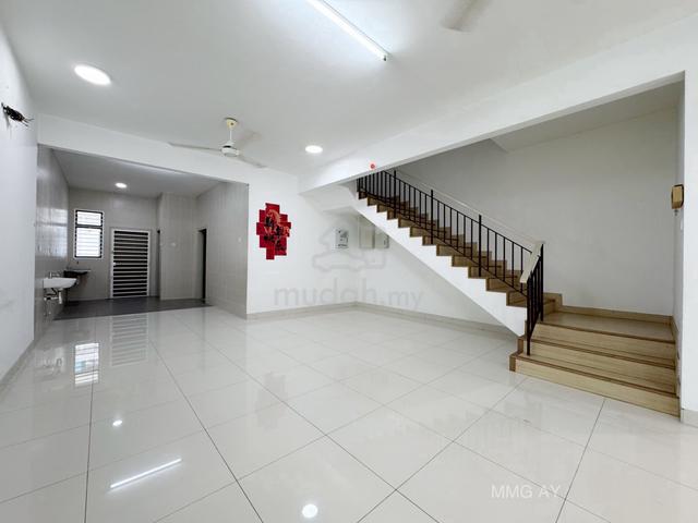 Bandar Bukit Raja - 2 Storey House For Rent 1