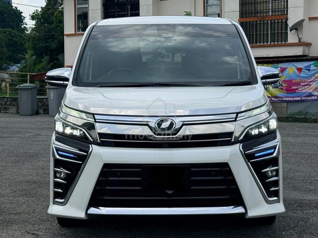 Low Mileage 2019 Toyota VOXY 2.0 ZS KIRAMEKI II - 2