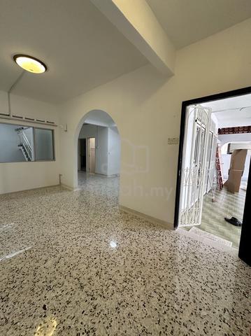 Taman Nong Chik | Renovated Semi-D in | Freehold | Near CIQ & Hospital 1