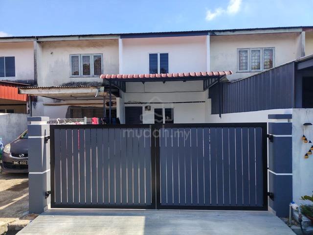 (Renovated) Teres dua tingkat di Taman Ayer keroh height 1