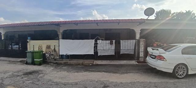 TERES SETINGKAT TAMAN TUNAS MAHKOTA PERMAi BATU 11 KUANTAN 1