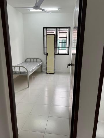 Bilik sewa lelaki 1