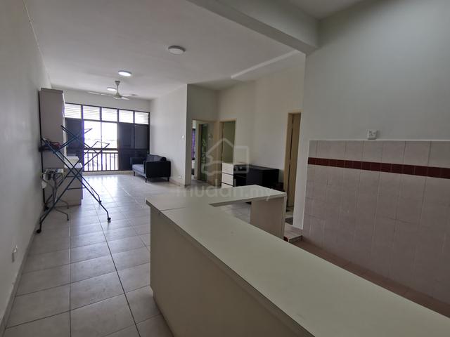 Lakes Condominiums / Pangsapuri Tasik 1