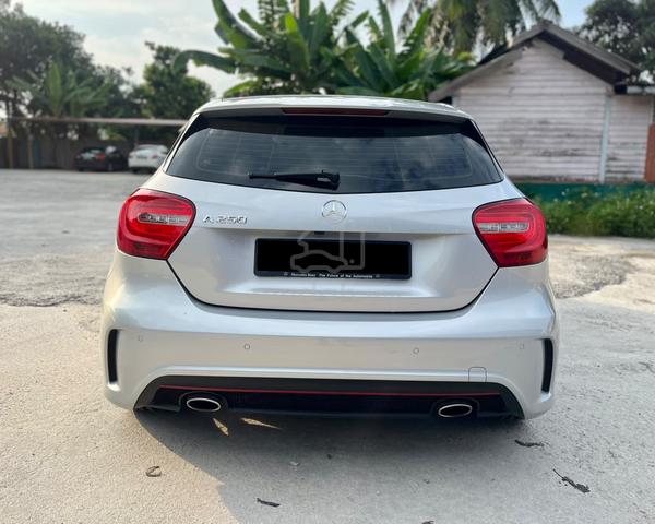 LKEDAI 2015/2016 Mercedes Benz A250 AMG SPORTS 2.0 - 4