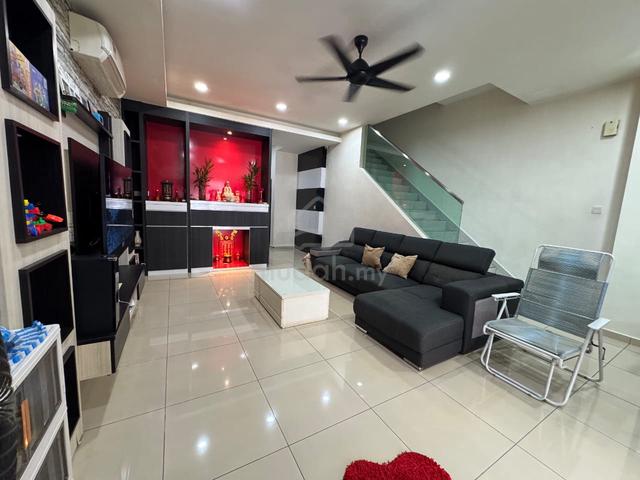 LA Garden @ Pulai Jaya Double Storey Terrace House Fully Renovated 1