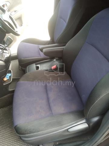 2013 Toyota WISH 1.8 S ZGE20G FACELIFT (A) - 4