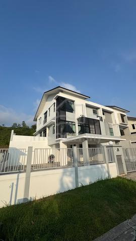Nusa Idaman Semi D Corner For Sale 1