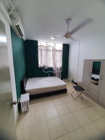 casa subang usj 1 subang jaya medium room for rent (mix gender) 1