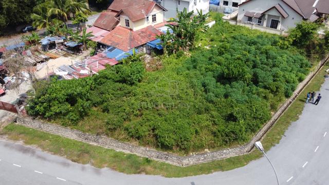 Freehold Corner Bungalow Lot Laman Jasmin Kota Seriemas Nilai 1