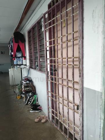 Rumah Pangsa Serendah (Solok Sungai Pinang) 1