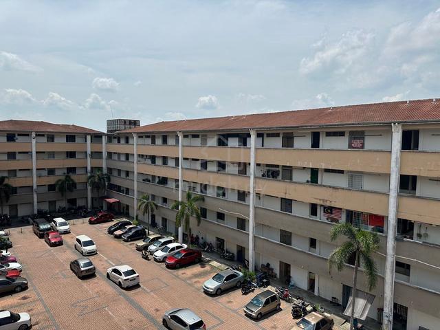 Flat Taman Flora 1