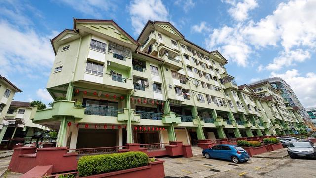 Api-Api Apartment 1