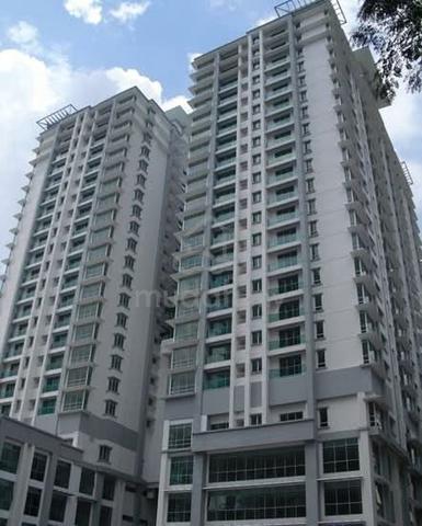Middle room for rent in 1 world condo Penang 1