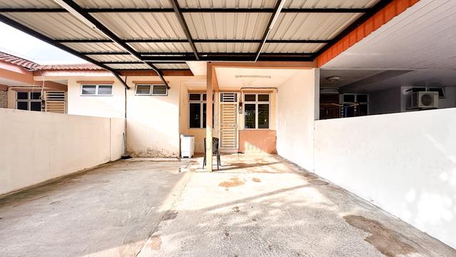 Bilik Untuk Disewa  1