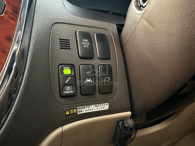 Toyota ALPHARD 3.0 (A) - 4
