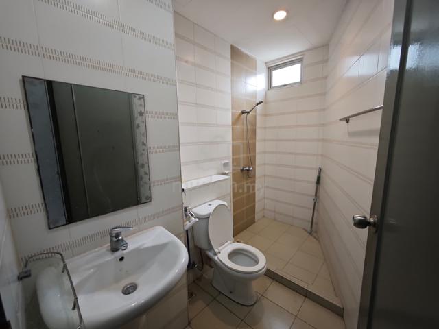 The View Condominium (Twin Towers) 2