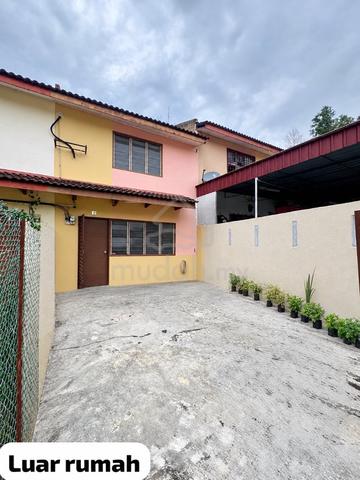 [NEWLY REFURBISHED] Double Storey Taman Matang Jaya, Sungai Buloh 1