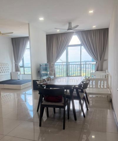 Molek Regency 1