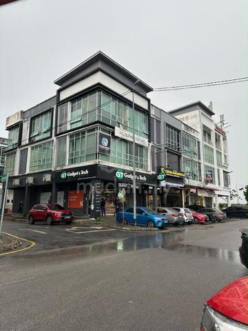 For sale 3 storey commercial shop 1