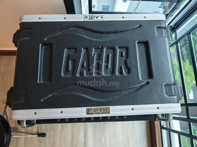 Amplifier and bass - photo 3 of 4