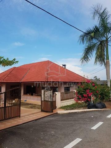 Tanah Sawit, Rumah, Kebun Durian Felda Air Kangkong Selandar Melaka 1