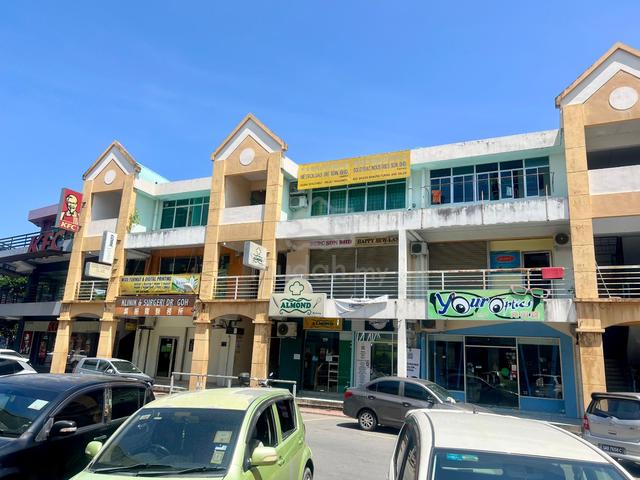 Plaza Grand Millennium | 3 Storey Shoplot 4