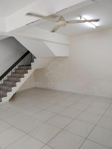 Johor Jaya 2 storey corner house Jln Bakawali 4room Jb Tebrau Sewa 2.0 1