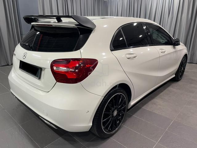 2015 Mercedes-Benz A180 1.6 Urban Line (A) HB - 4