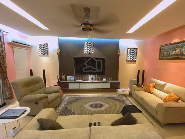 Two Storey Superlink Terrace Home in Puchong Bandar Kinrara 6 1