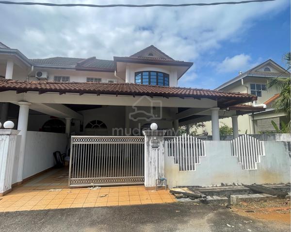 Renovated Kubang Buaya 2 Story Semi D House 1