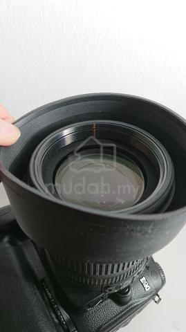 Nikon D90 DSLR Camera Kit Battery Grip Accessories - photo 3 of 6