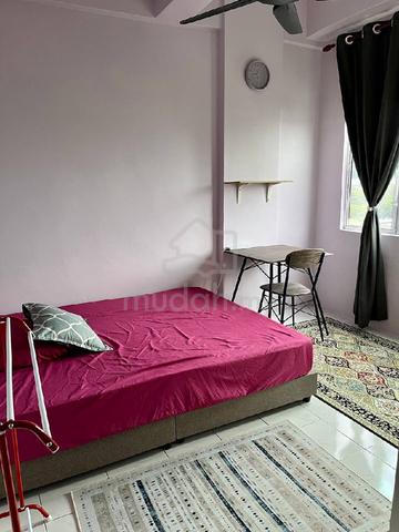 Bilik  MASTER (Blok B, Desa Palma, Nilai) 1