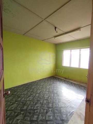 FLAT GELONG BILAL jalan Pasir Panjang tingkat 4 untuk dijual 1