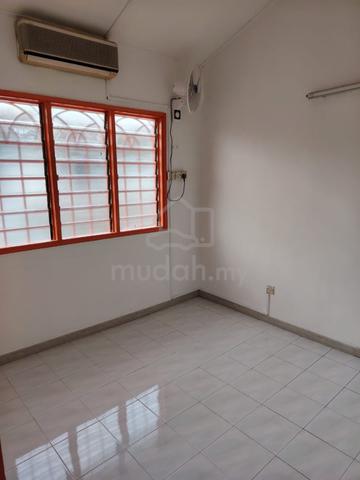 Rumah Teres 2 Tingkat, Sri Petaling 1