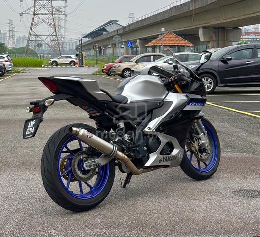 2022 Yamaha R15M - photo 2 of 10
