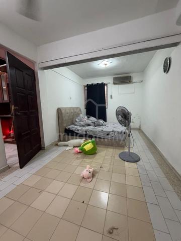 Flat Taman Ungku Tun Aminah 1