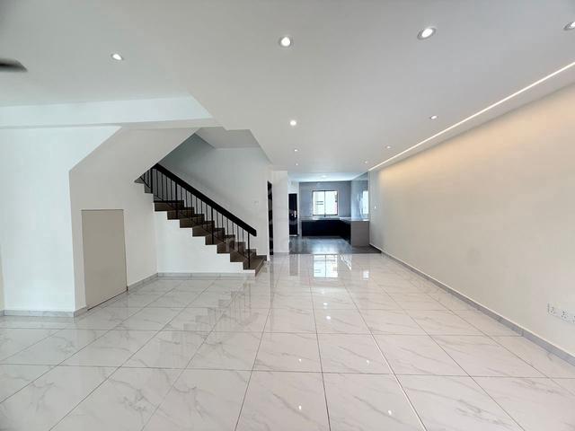 Johor Jaya Double Storey Terrace House For Rent ‼️ 1