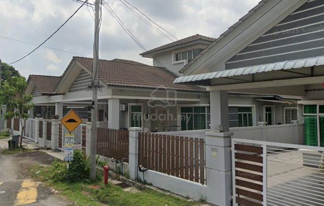 Single Storey semi-detached house in Krubong Jaya 1