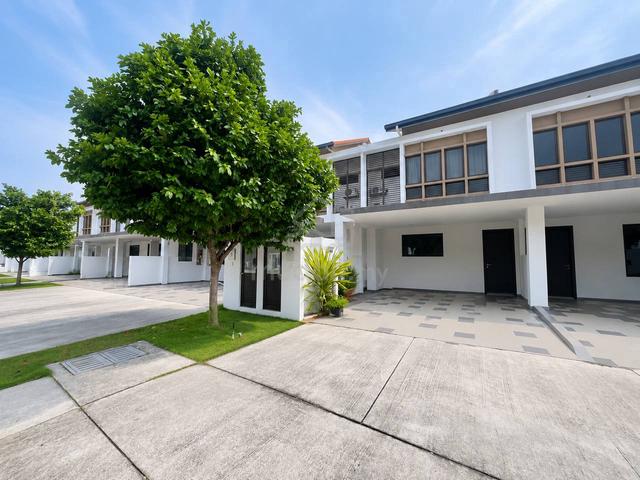 GUARDED 2-storey Terrace House Taman Setia Warisan Tropika, Sepang 1