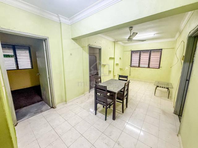 Aman Putra Apartment 1